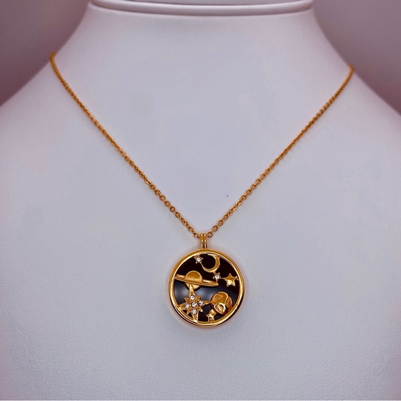 Gorgeous Black Onyx Cosmic Design Medallion Pendant Dainty Chain In Gold - Picture 8 of 9